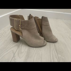 Vandeli chunky heels